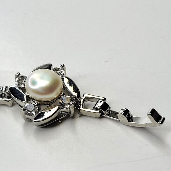 White Pearls Bracelet with Crystals in Silvery Rhodium Floral Shape Bracelet - Picture 7 of 9